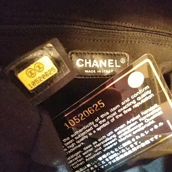 *** SOLD *** Coco Chanel LE Etoile Striped Hobo - Picture 6 of 8